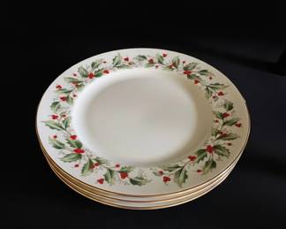 Royal Gallery Holly Fine China Dinner Plates
