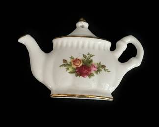 Royal Albert Old Country Roses Teapot Ornament