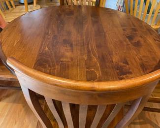 Amish style dinning room table / leaf