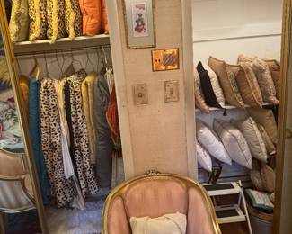 Many vintage linens