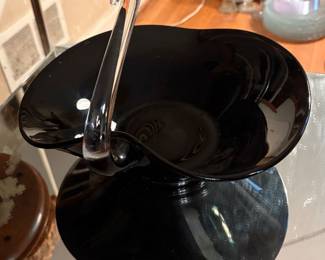 Large glass swan serving bowl