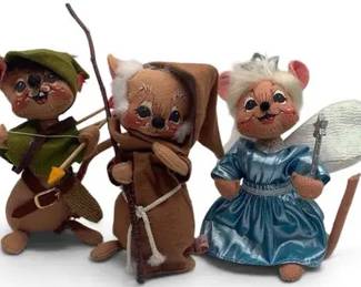 3 Annalee Storybook Mice – Robin Hood, Friar Tuck & Fairy, Vintage Collectibles