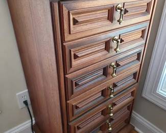 Silverware chest