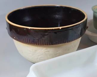 Crockery bowl