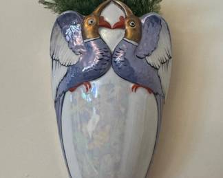 Noritake lusterware ceramic wall pocket features two facing birds