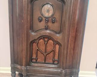 antique radio