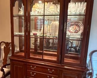 Pennsylvania House Cherry Queen Anne Style China Cabinet