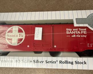 Bachmann Silver Series HO Scale Santa Fe Boxcar