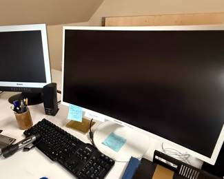 Dell and Samsung Monitor Setup with Power Center