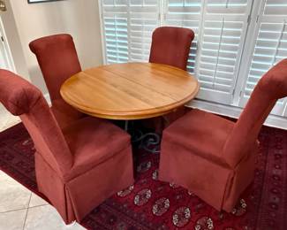 Pembrook Style Dining Set