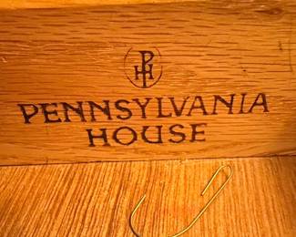 Pennsylvania House Queen Anne Style End Table