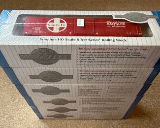 Bachmann Silver Series HO Scale Santa Fe Boxcar