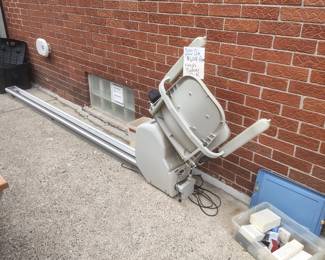 Acorn stair lift (needs new battery only)