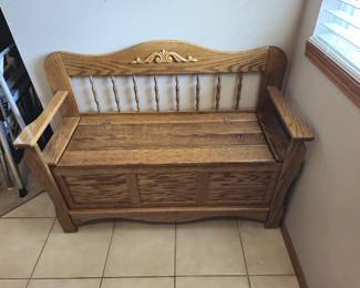 Bench w/storage