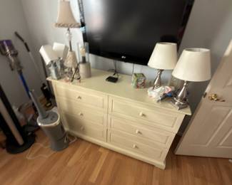 Lamps white wood dresser