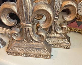 Fleur-de-Lis Cast Metal Bookends