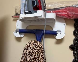 Shark Professional 1500W Steam Iron and Wall Mount Holder