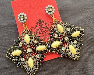 Discussion Pieces Black & Gold Floral Marquise Crystal Statement Earrings