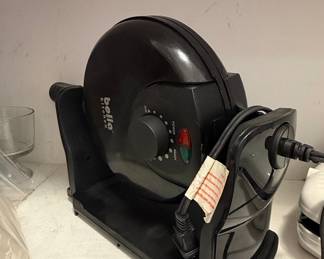 Bella 13591 Pro Black Classic Rotating Belgian Waffle Maker with Removable Plates