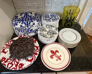 Hermès Balcon du Guadalquivir Dinnerware Collection with Assorted Decorative Items