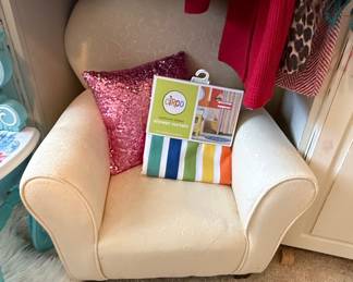 Keet Roundy Children's Chair