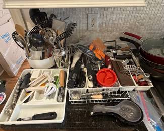 Kitchen Utensil Collection with Drawer Organizers