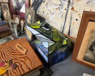 Tiffany style frog lamp