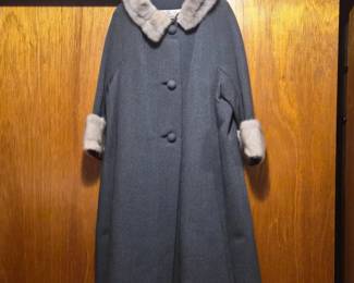 56 MissYoungVintageGreyWoolCoatwithFurCollar