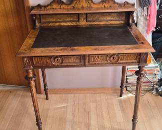 80 AntiqueWalnutWritingDeskChairBurlVeneerLeatherDetail