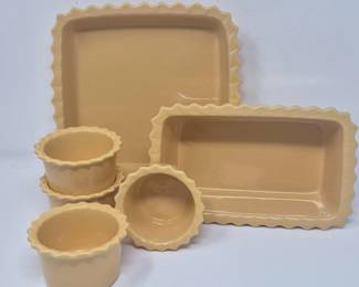 153 ChantalButterscotchPiecrustBakewareSetClassicOvenware
