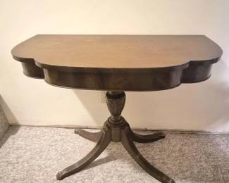 91 ScallopedEdgeSlideTopSideTable