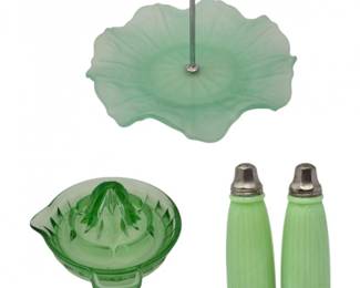 78 RadiantUraniumGlassJuicerBonBonDishJadeiteSP