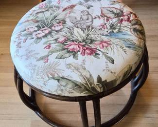96 RoundRattanOttomanwithTropicalBotanicalCushion