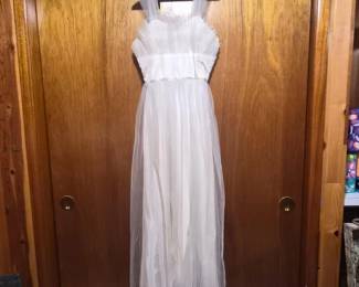 122 VintageMidCenturyWhiteTullePartyDress