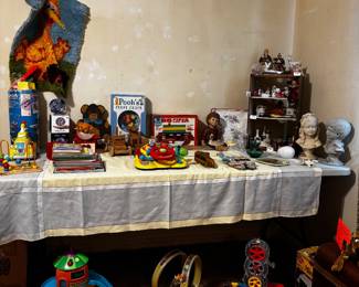 Vintage toys, dolls, figurines & collectibles