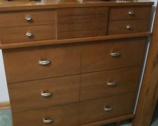 Vintage Kroehler MCM Chest Of Drawers