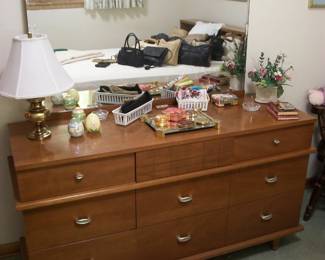Vintage Kroehler MCM Dresser