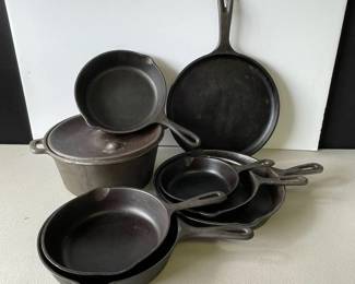 9 Piece Lot Of Cast Iron Skillets And Dutch Oven * Lodge, Wagner Ware & Others