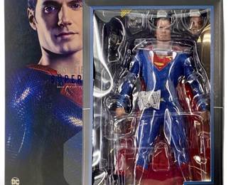 Hot Toys Man of Steel MMS465 Superman Figure