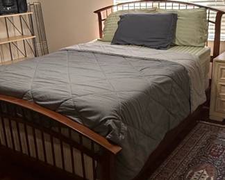 Arched Spindled Solid Wood Bed Frame