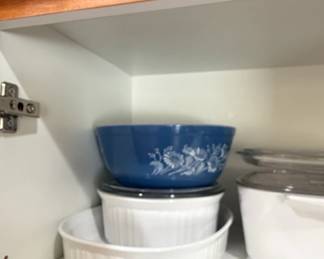 Pyrex Colonial Mist Casserole Dish