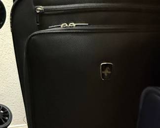 Atlantic Luggage Upright Suitcase