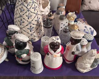 Vtg salt and pepper shakers
