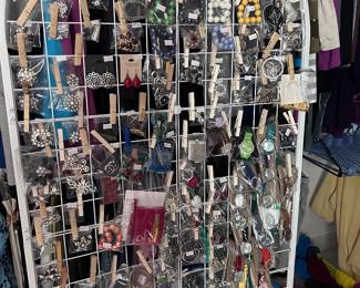 100's of pieces of new and Vtg and Anique jewelry