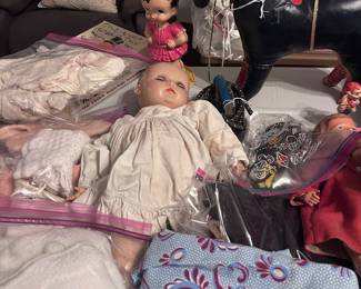 Vtg babies and toys