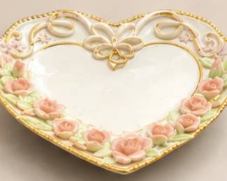 Heart-shaped floral ceramic dish