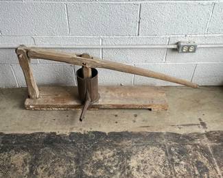 Primitive Juicer