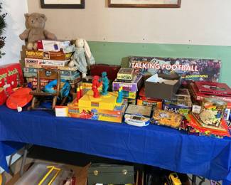 Vintage games and puzzles