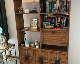 Shelving unit