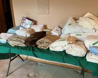 Sets of sheets in king, queen and twin sizes